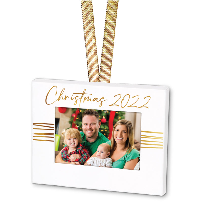 Elanze Designs Christmas 2022 White 4 x 3 Metal Mini Picture Frame Christmas Ornament